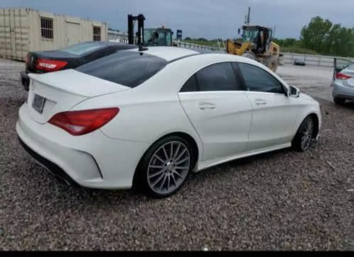 Mercedes-Benz CLA 250   - 2015