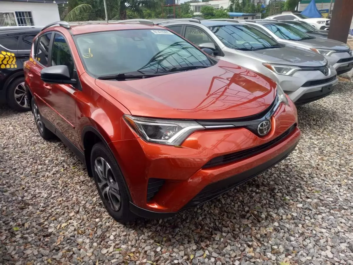 Toyota RAV 4   - 2017