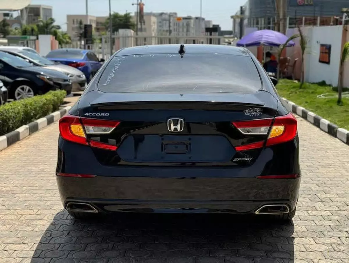 Honda Accord   - 2018