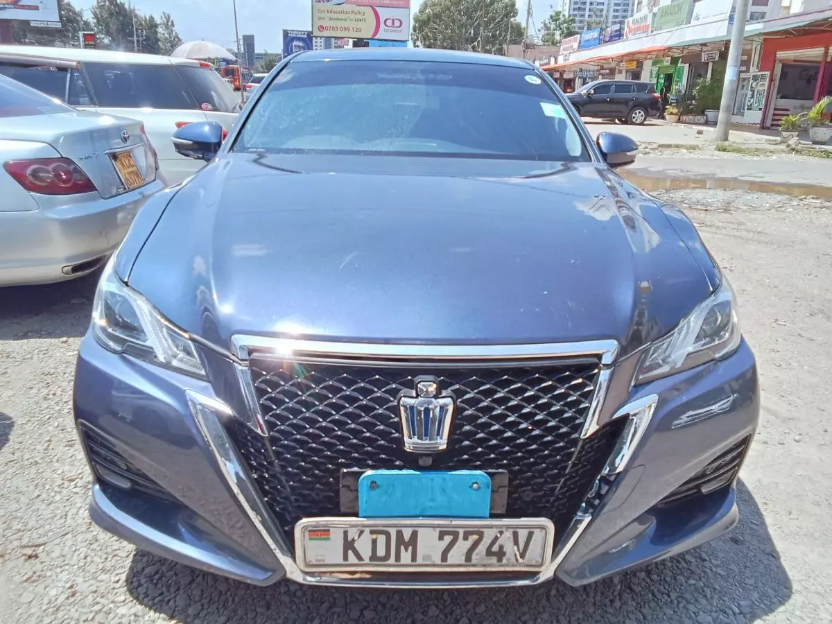 Toyota Crown Athlete G Hybrid   - 2016