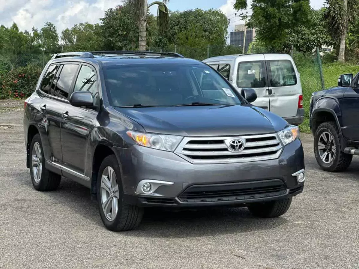 Toyota Highlander   - 2014