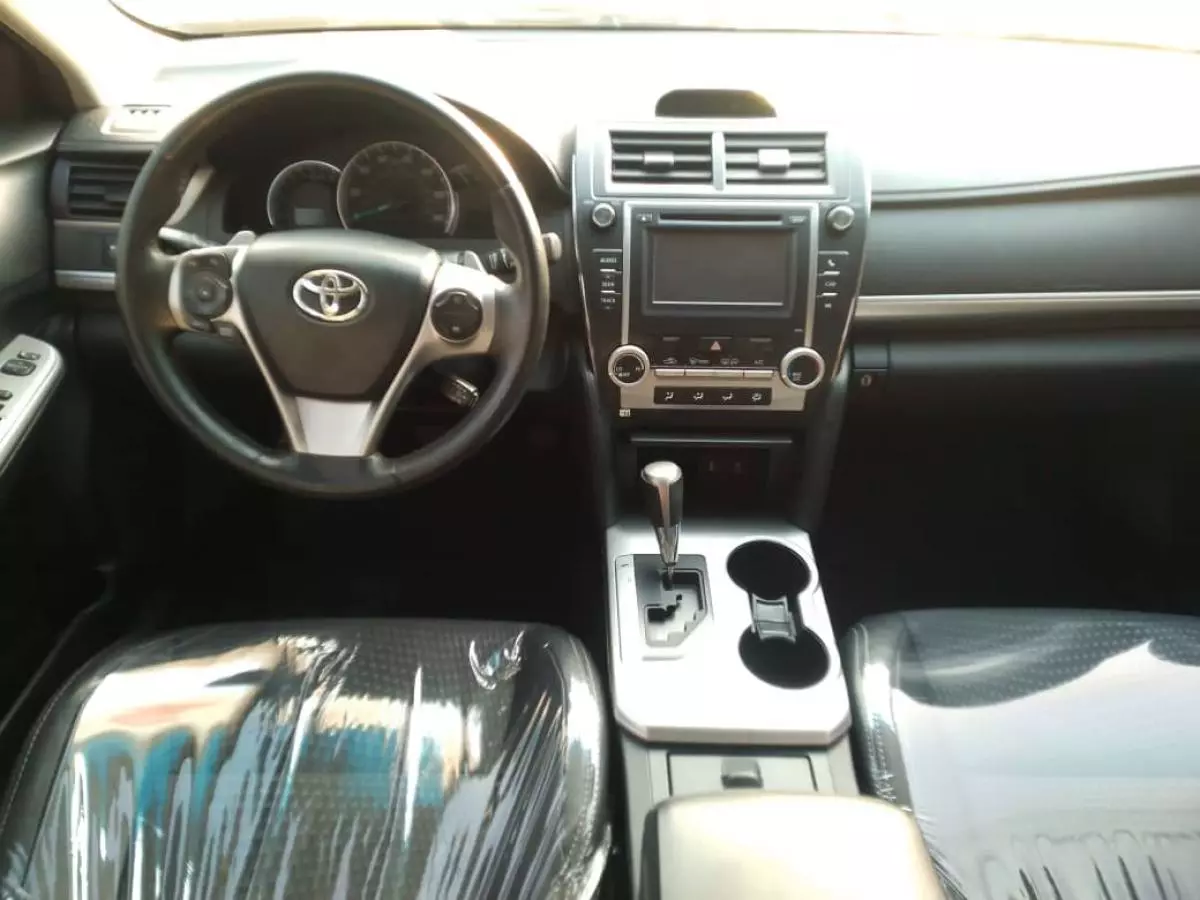 Toyota Camry   - 2013