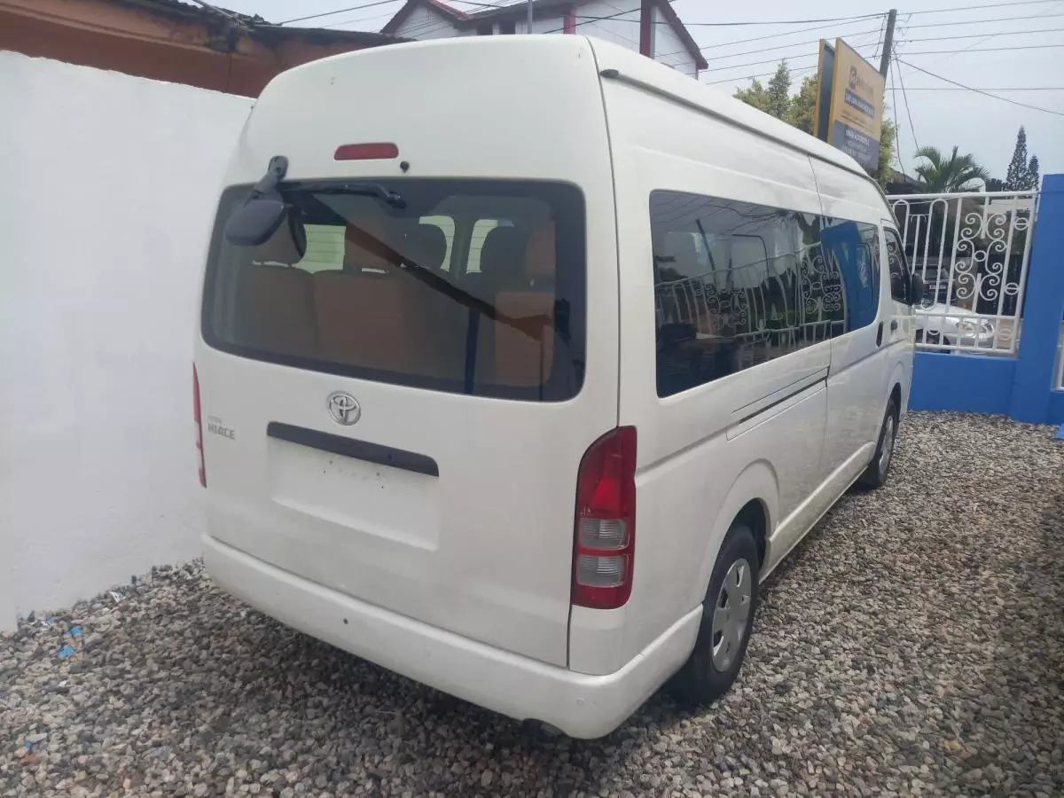 Toyota Hiace   - 2016