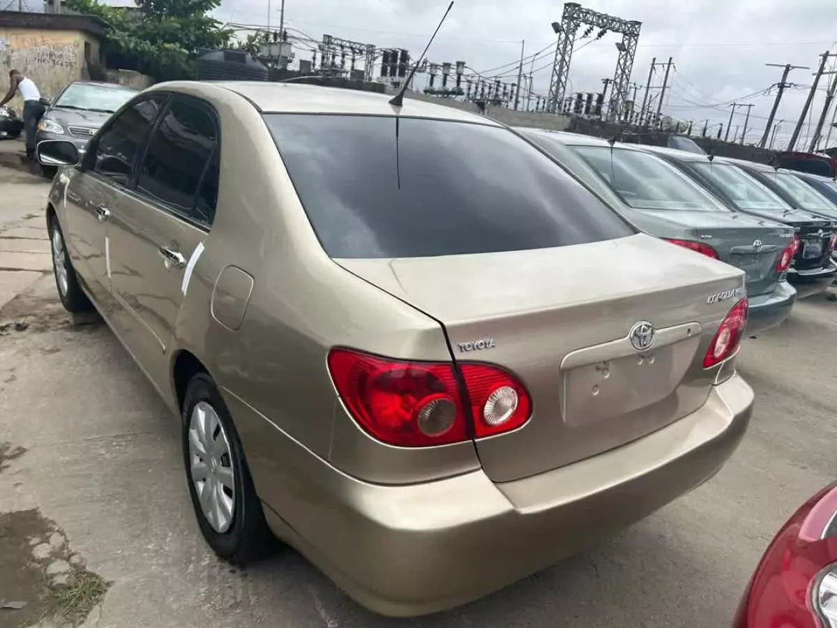 Toyota Corolla   - 2007