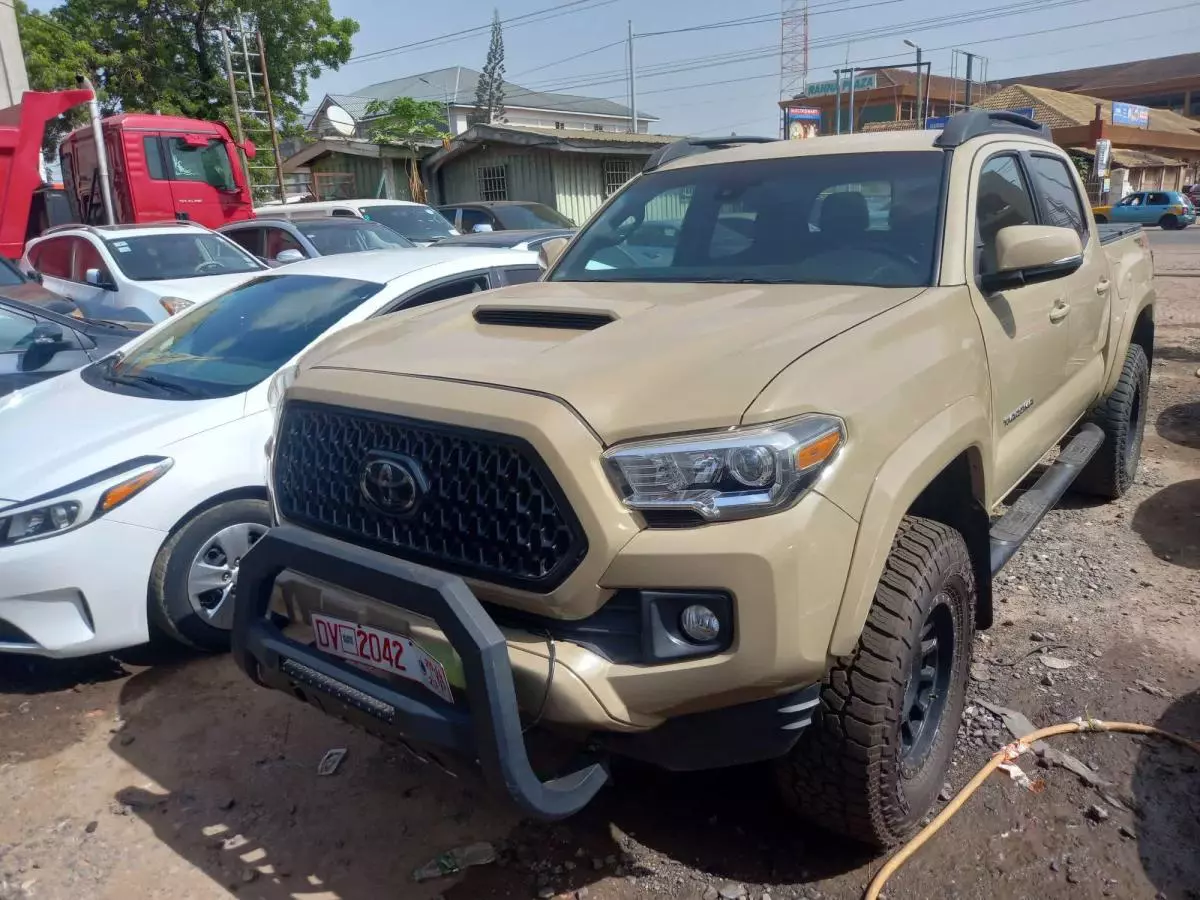 Toyota Tacoma   - 2018