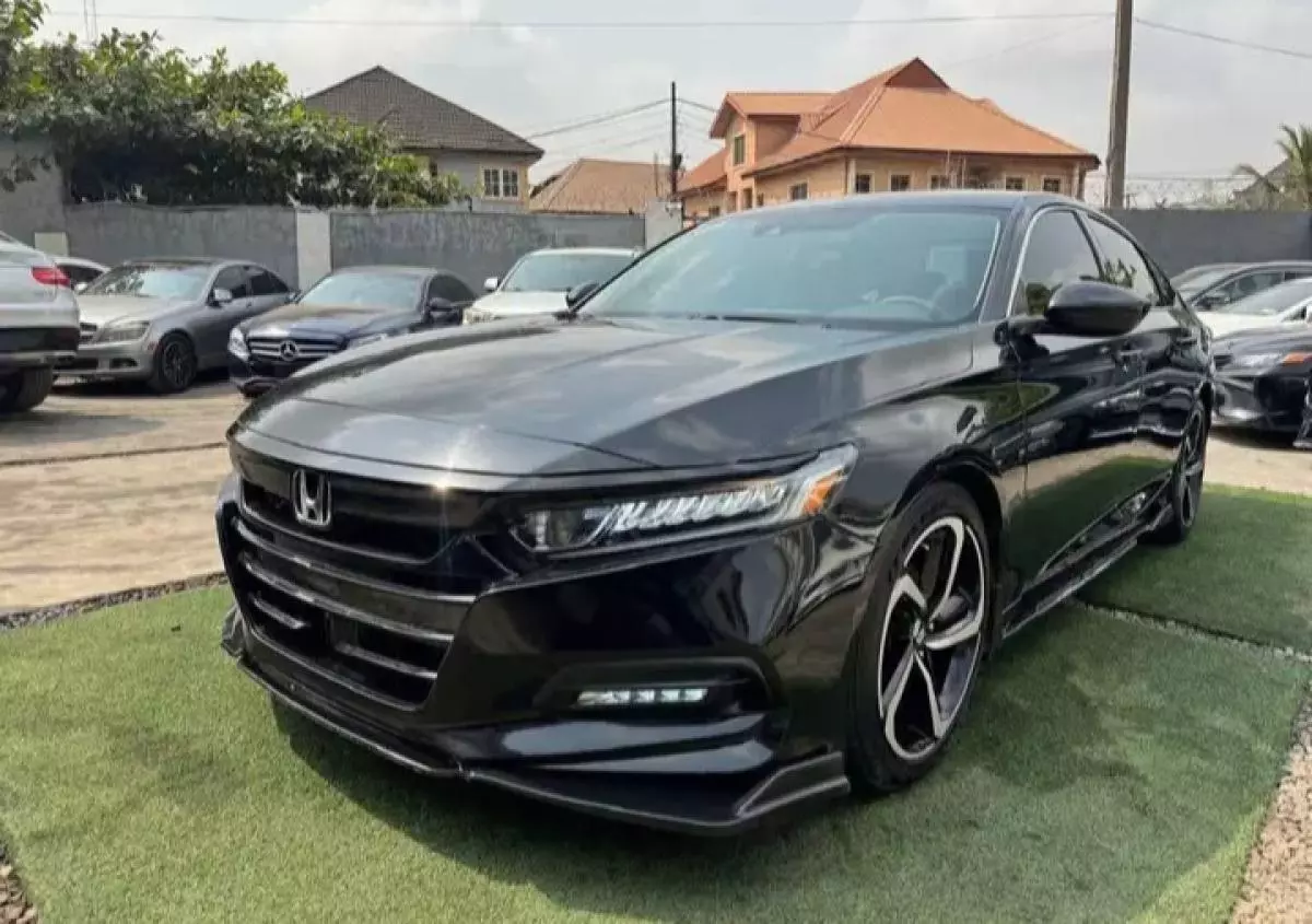 Honda Accord   - 2018