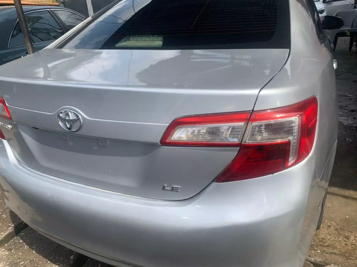 Toyota Camry   - 2012