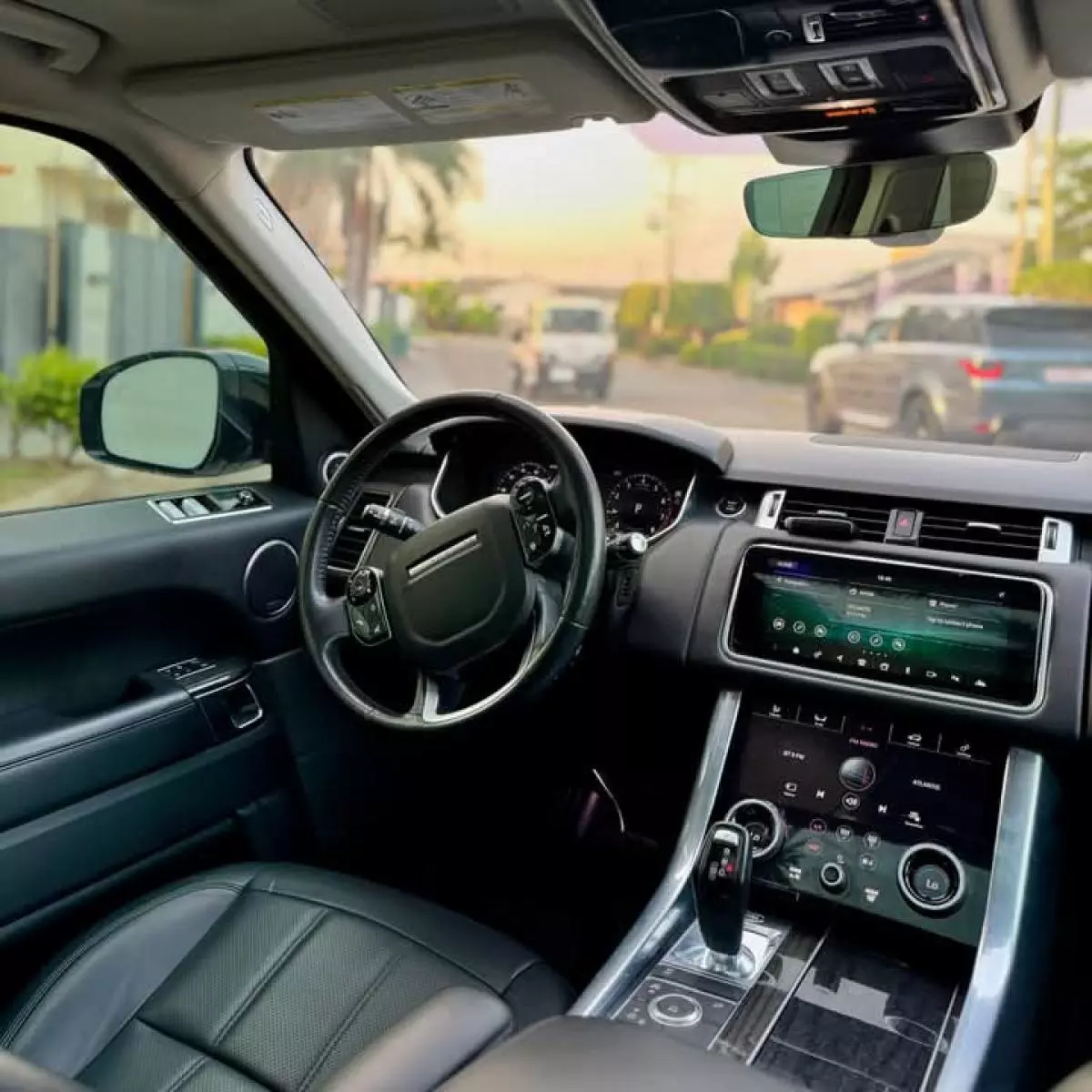 Land Rover Range Rover Sport   - 2019