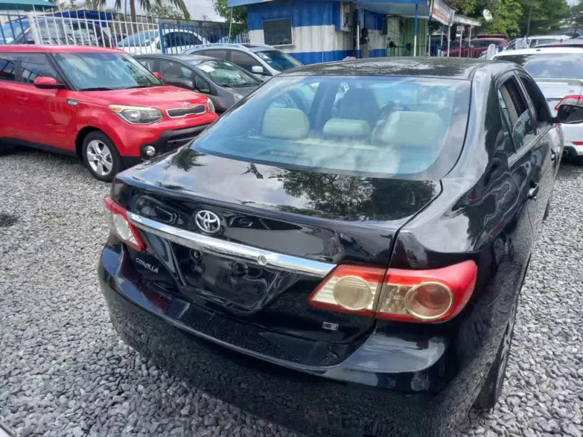 Toyota Corolla   - 2012