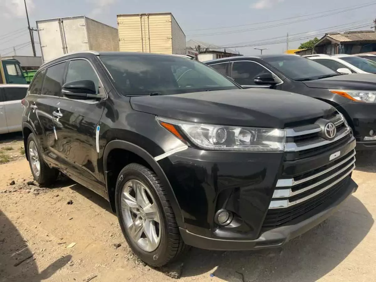 Toyota Highlander   - 2014