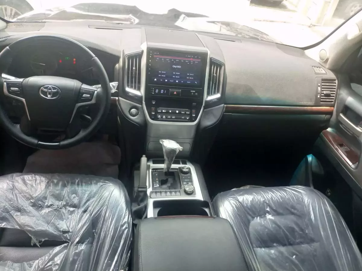 Toyota Landcruiser  V8 - 2013