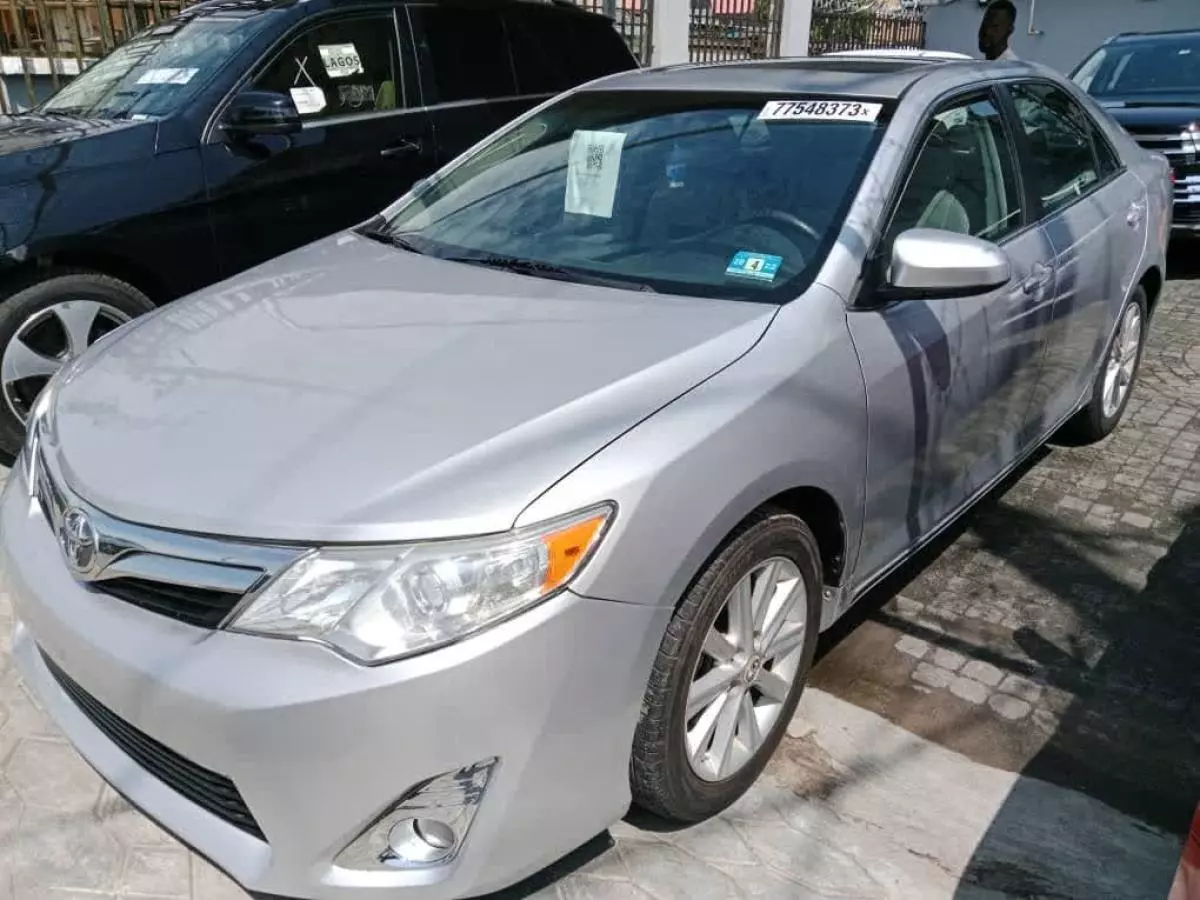 Toyota Camry   - 2012