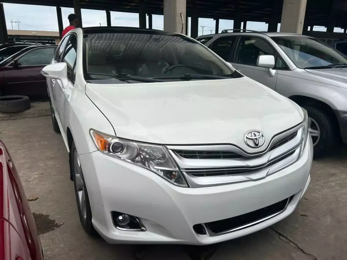 Toyota Venza   - 2015