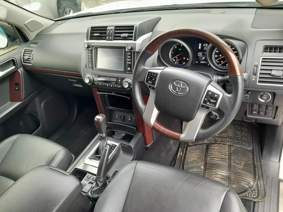 Toyota Landcruiser prado TX - 2015