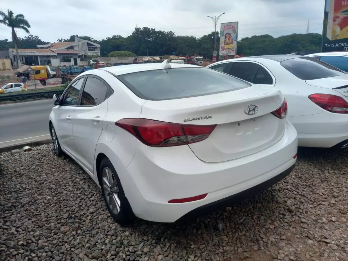 Hyundai Elantra   - 2016