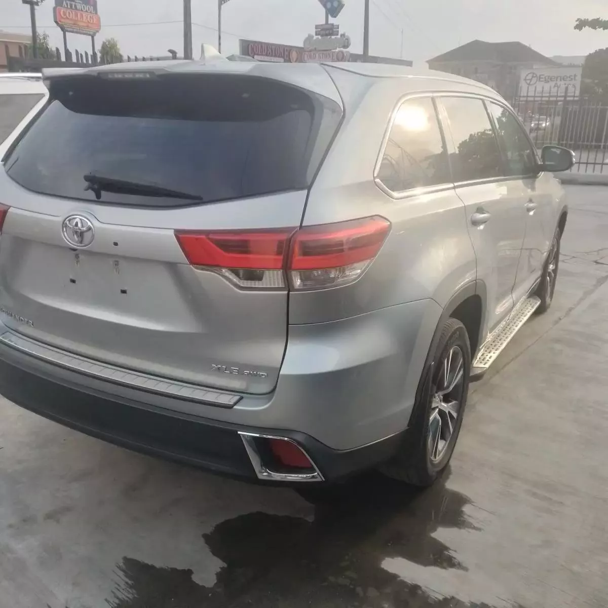 Toyota Highlander   - 2017