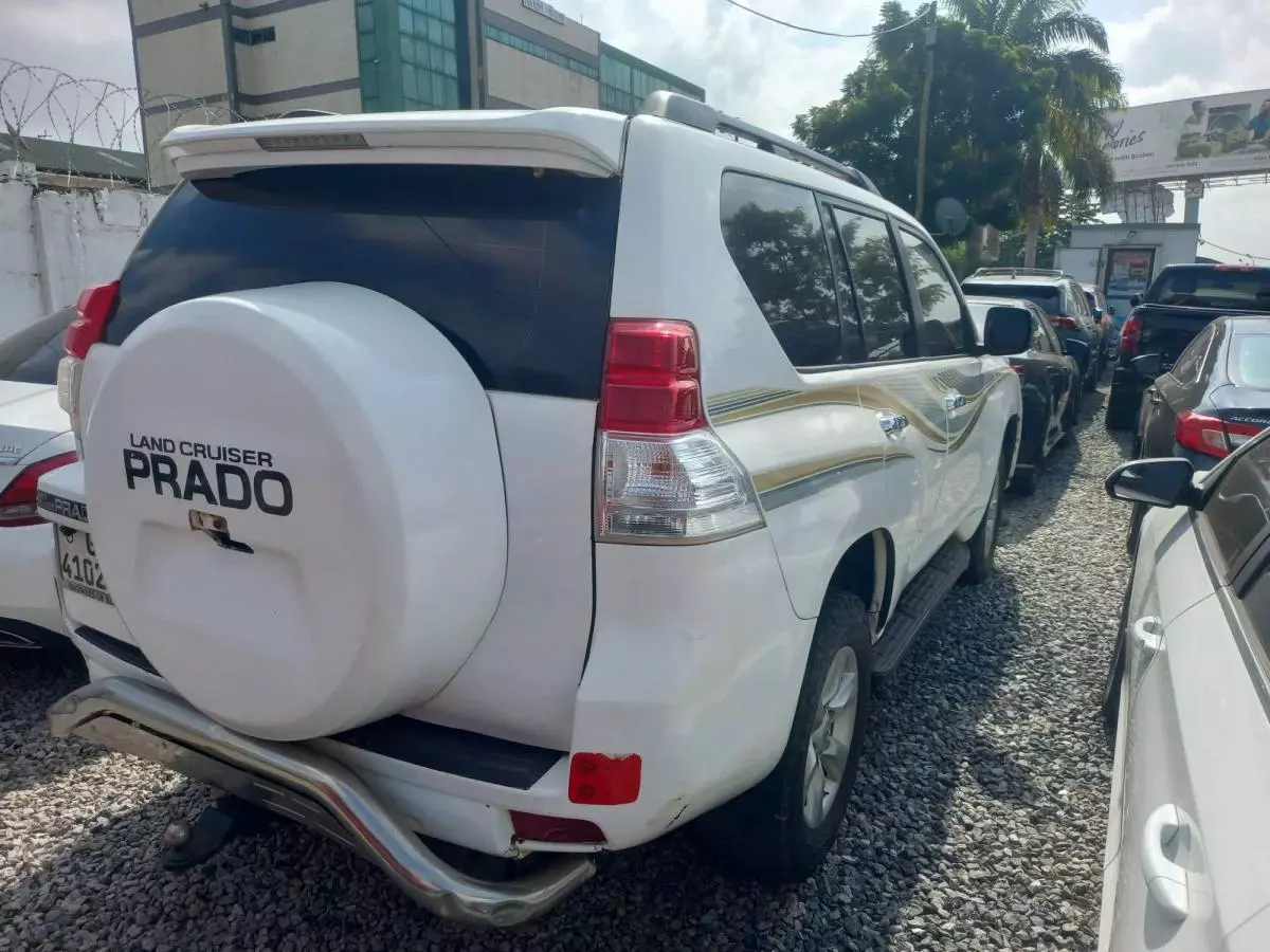 Toyota Landcruiser Prado   - 2011