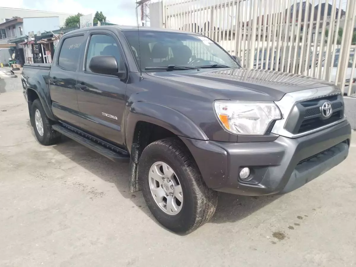 Toyota Tacoma   - 2015