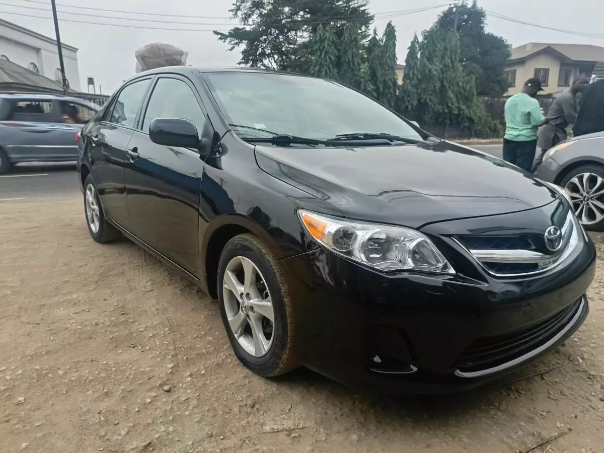 Toyota Corolla   - 2012