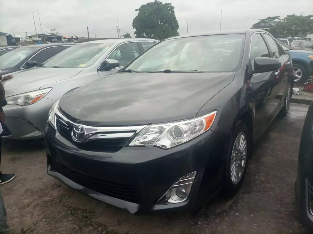 Toyota Camry   - 2013