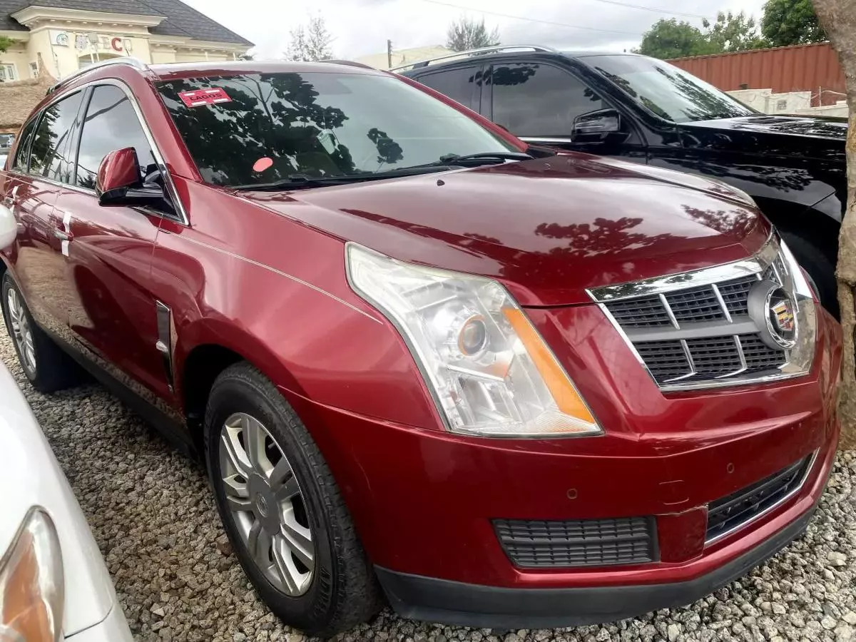 Cadillac SRX   - 2010