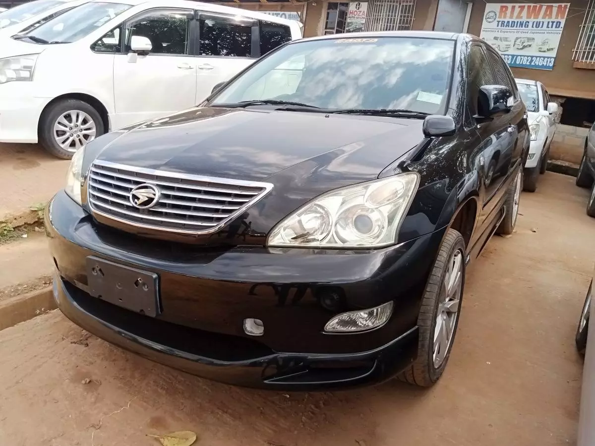 Toyota Harrier   - 2011