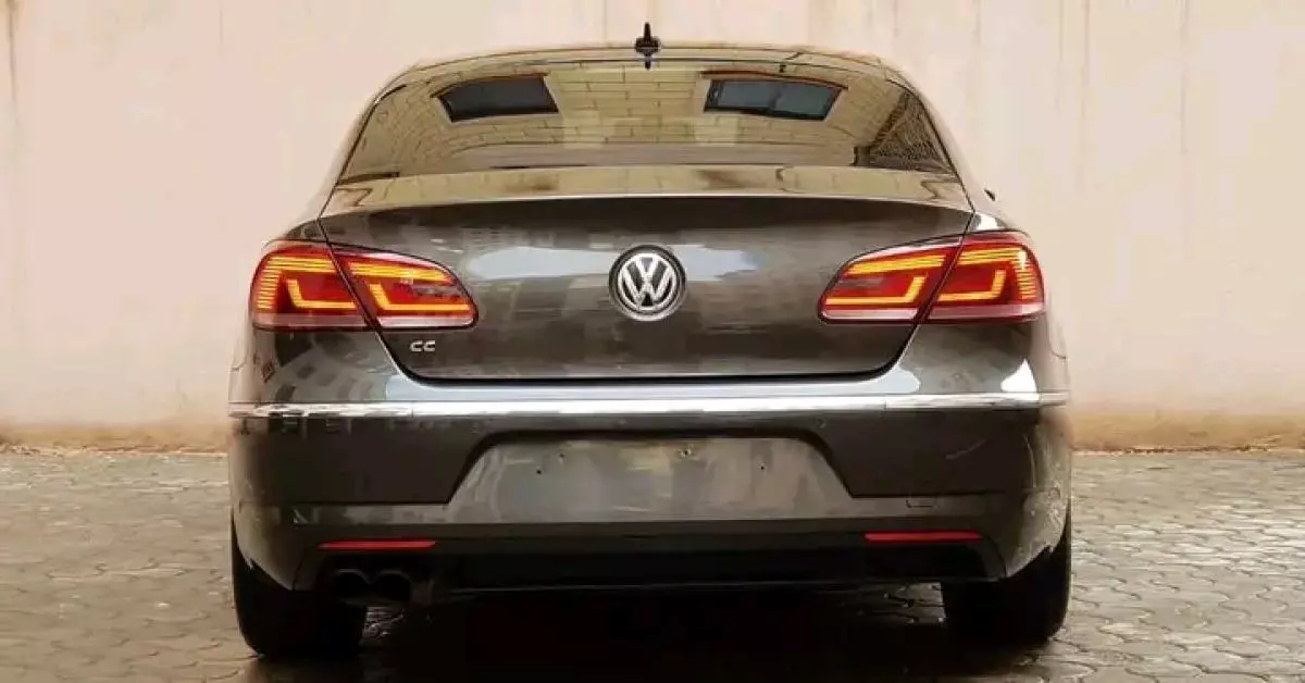 Volkswagen Passat   - 2016