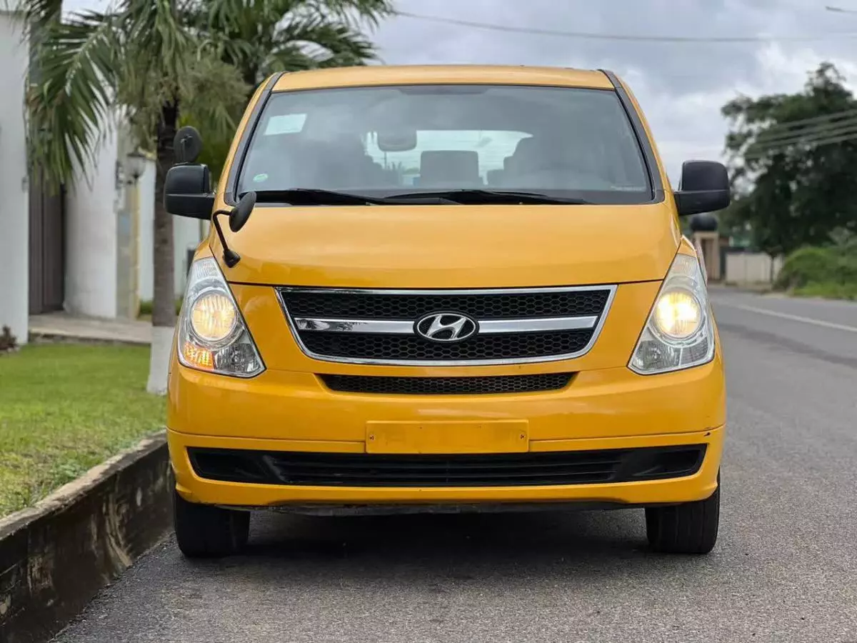 Hyundai H-1 Starex   - 2011