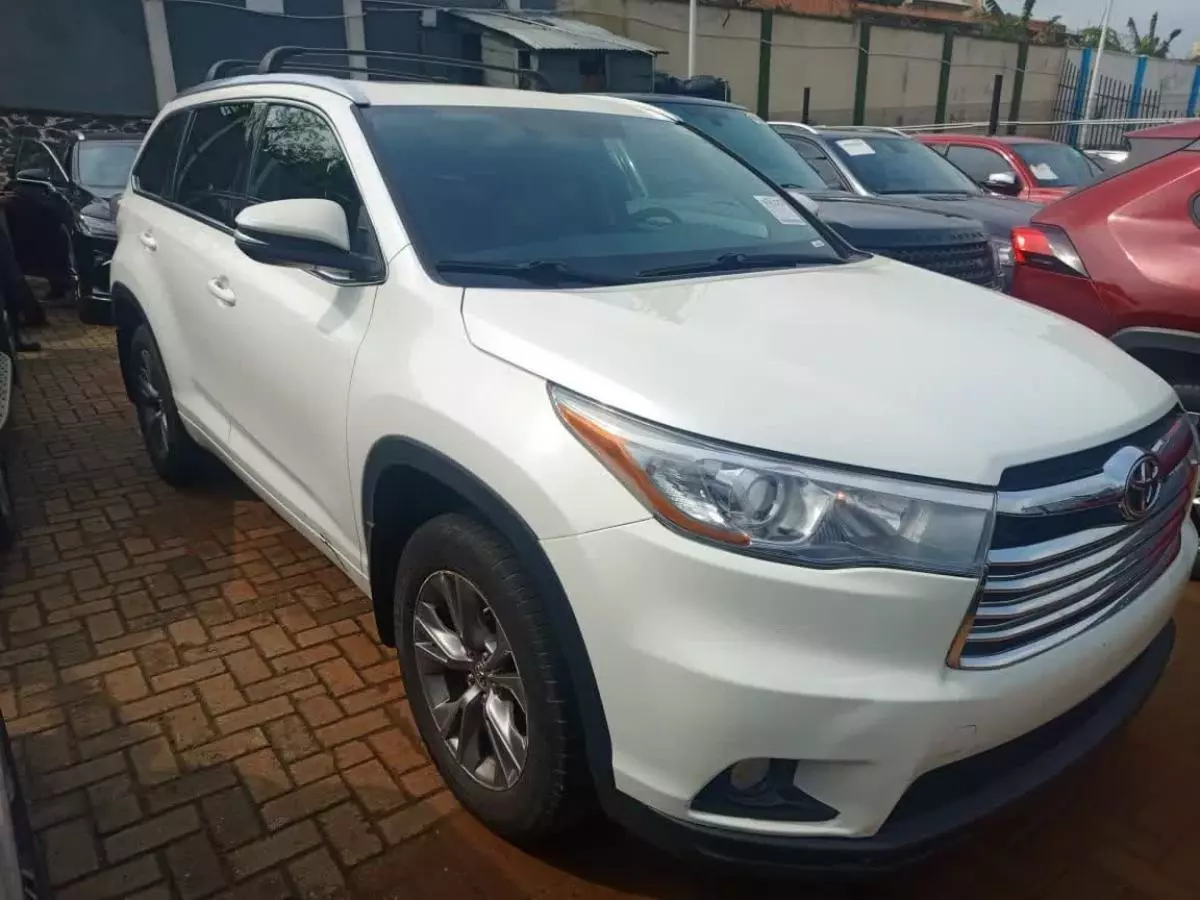 Toyota Highlander   - 2015