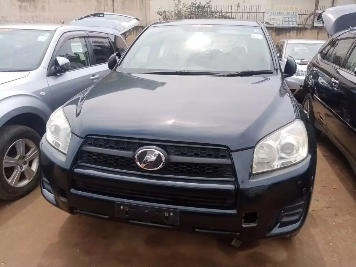 Toyota RAV 4   - 2011