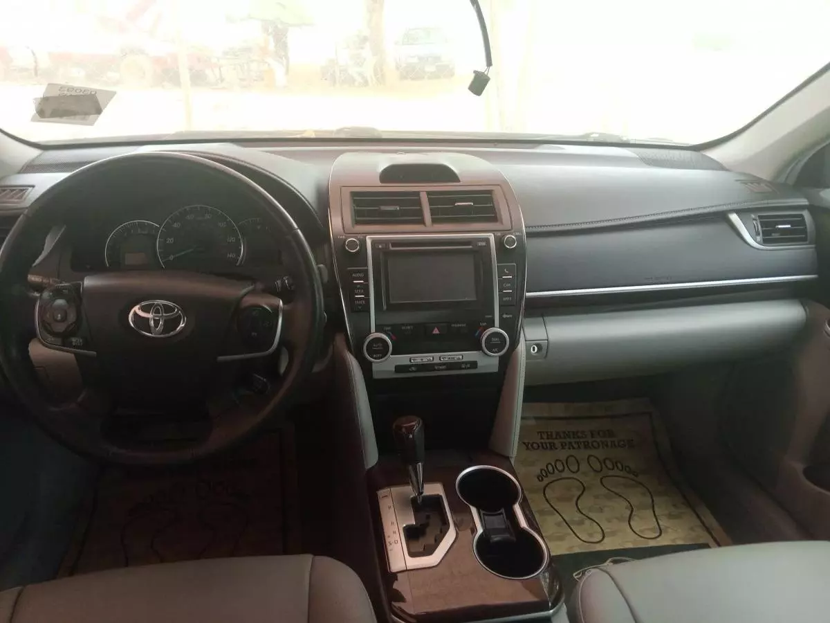 Toyota Camry   - 2014