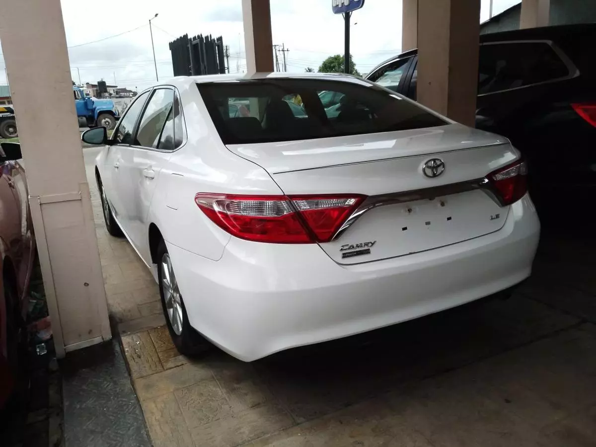 Toyota Camry   - 2016