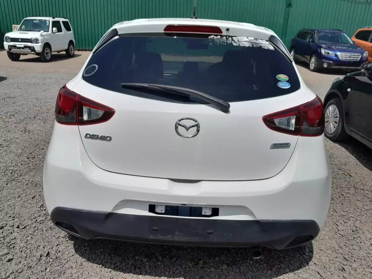 Mazda Demio  - 2015