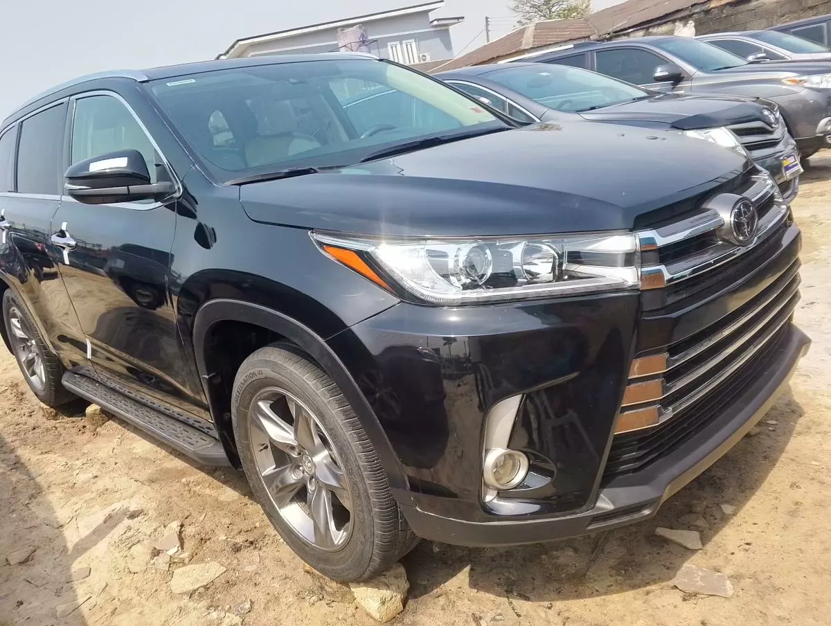 Toyota Highlander   - 2014