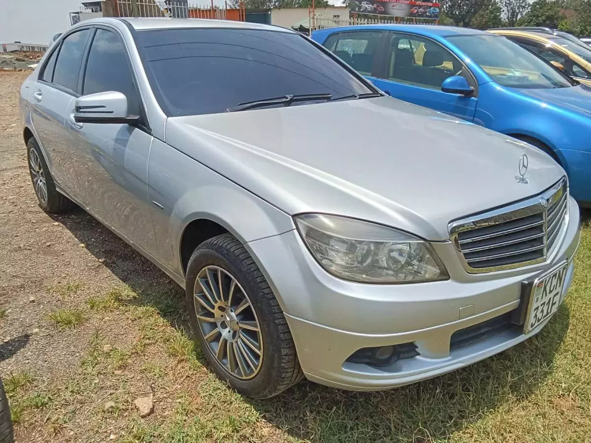 Mercedes-Benz C200   - 2012