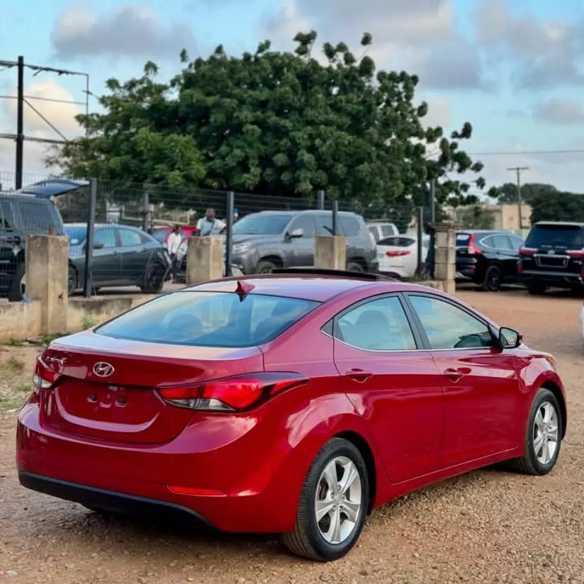 Hyundai Elantra   - 2016