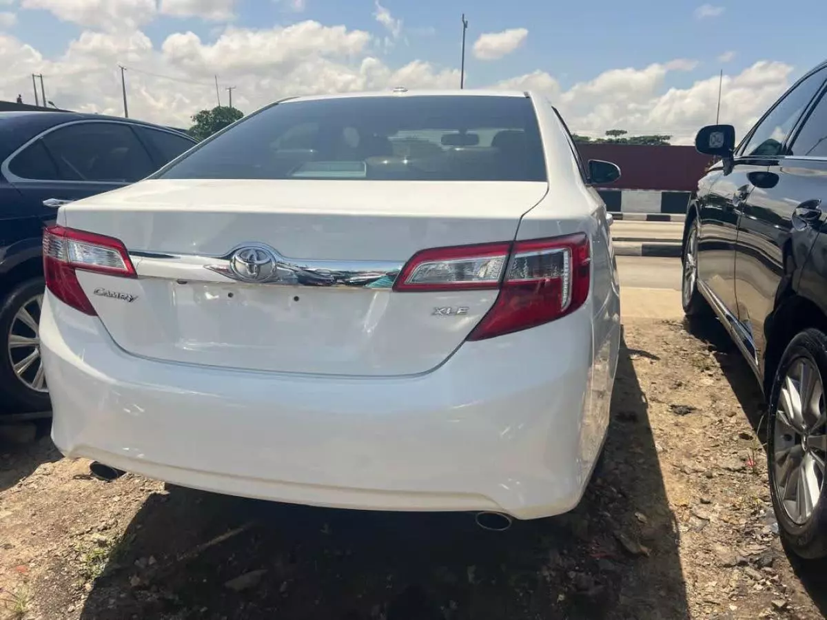 Toyota Camry   - 2013