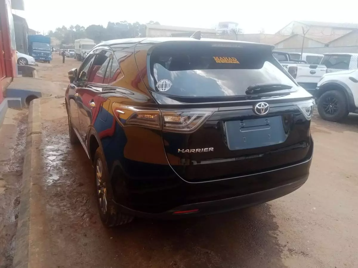 Toyota Harrier   - 2016