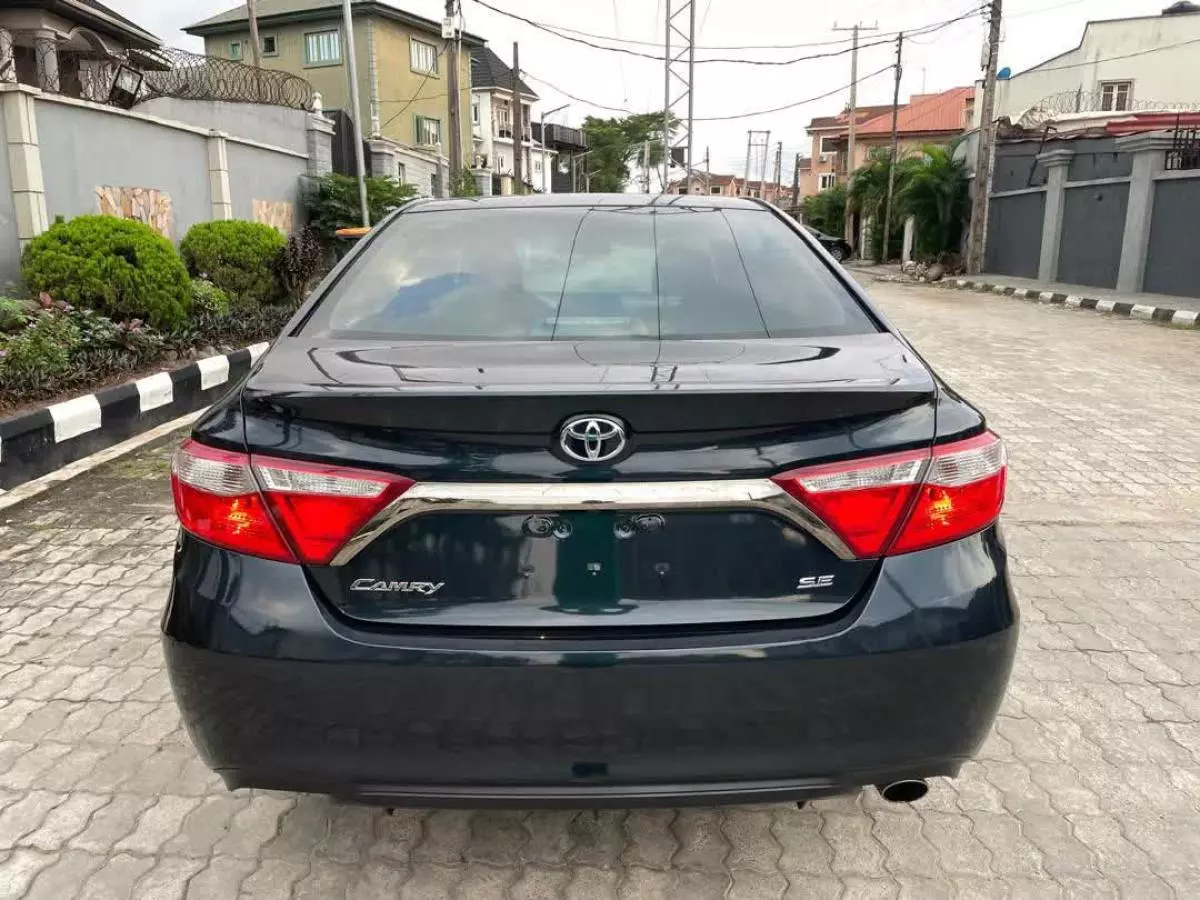 Toyota Camry   - 2015