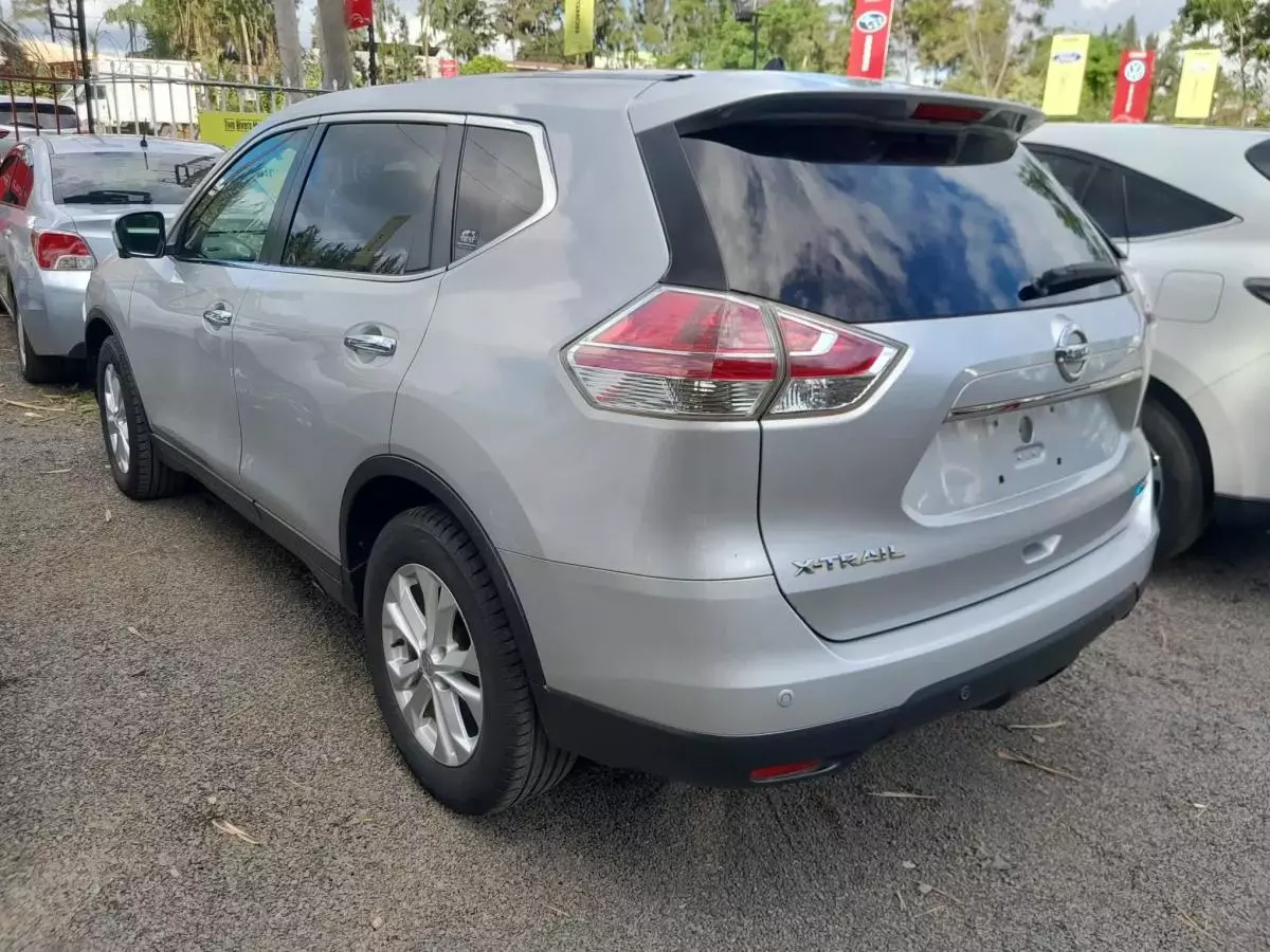 Nissan X-Trail   - 2016