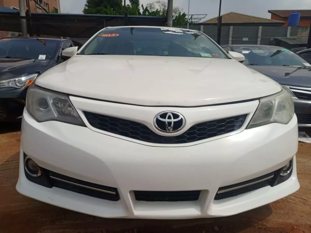 Toyota Camry   - 2014