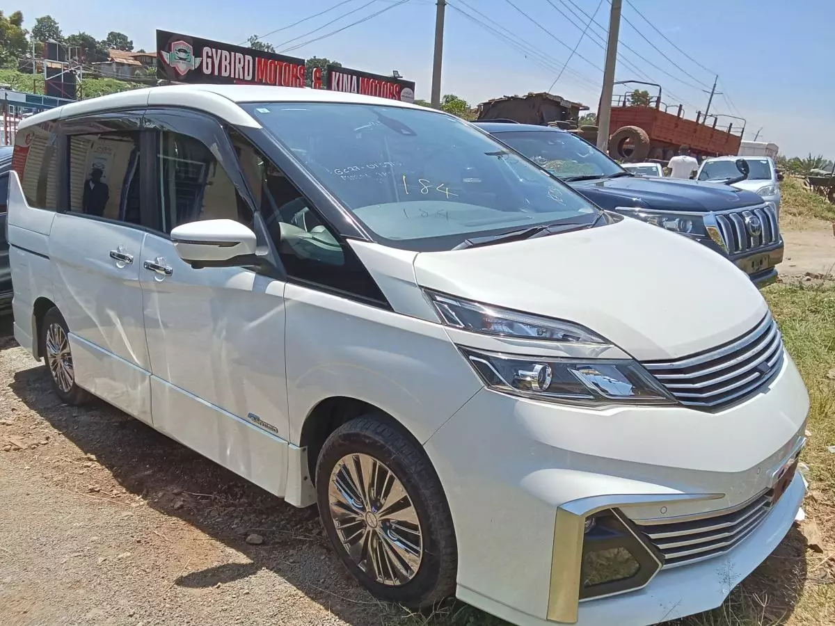 Nissan Serena Hybrid    - 2017