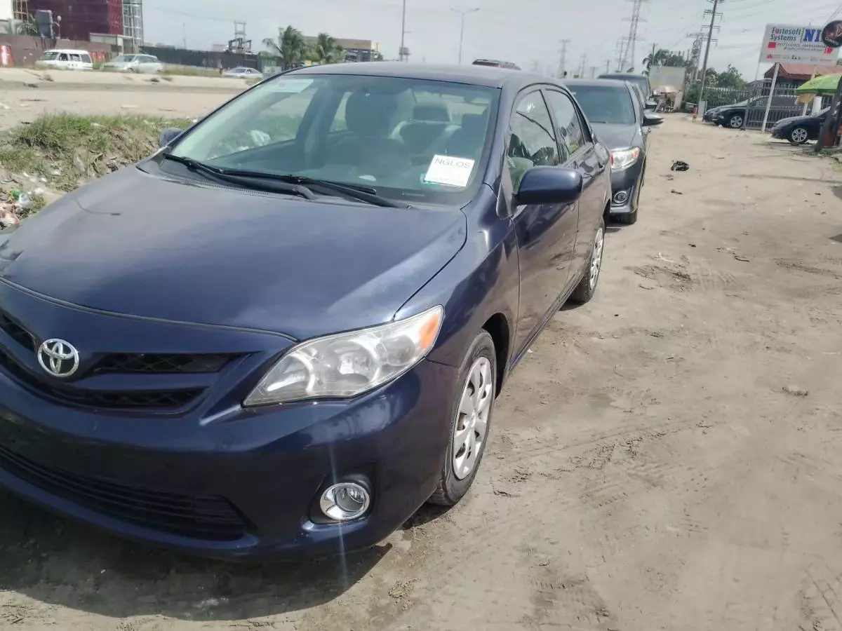 Toyota Corolla   - 2012