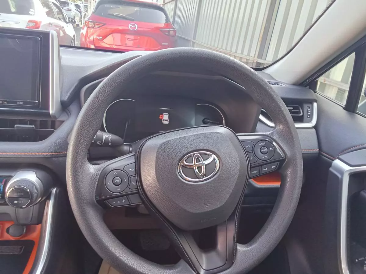 Toyota RAV 4   - 2019