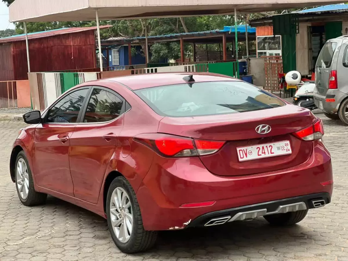 Hyundai Elantra   - 2016