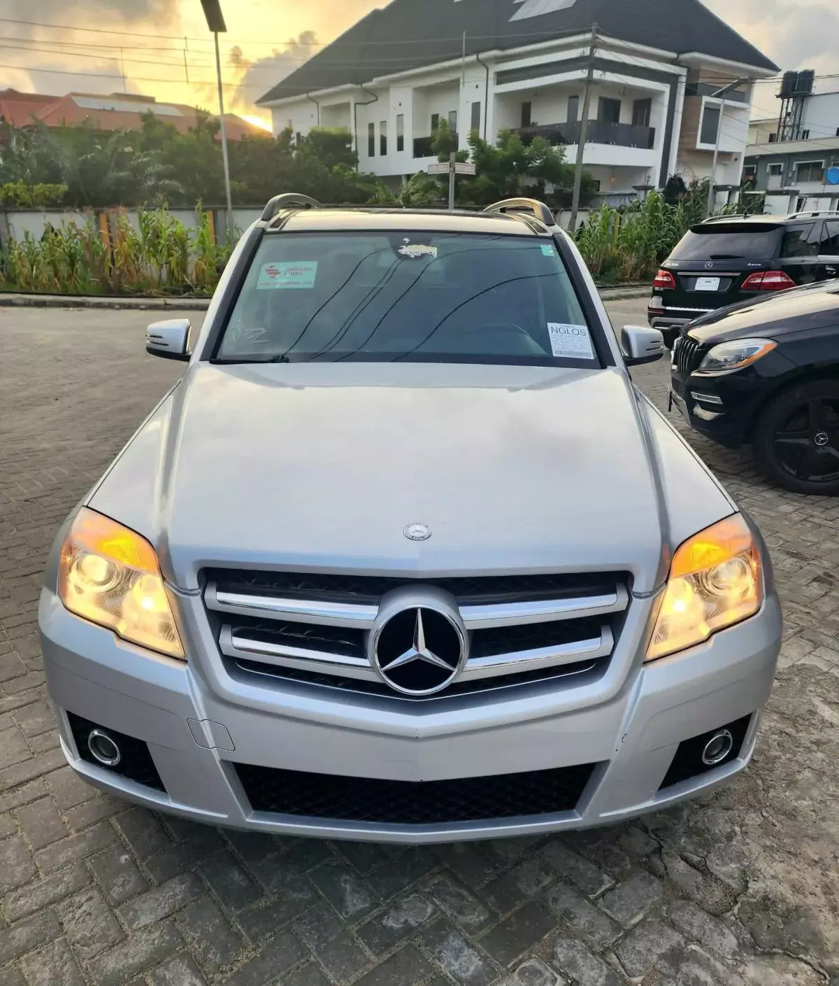 Mercedes-Benz GLK 350   - 2010