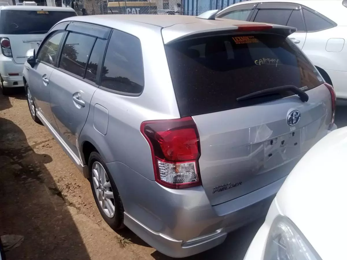 Toyota Fielder hybrid    - 2016