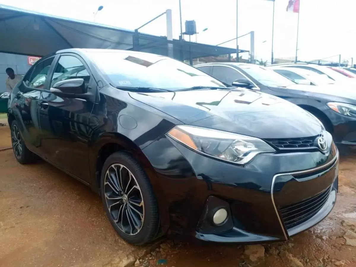 Toyota Corolla   - 2016