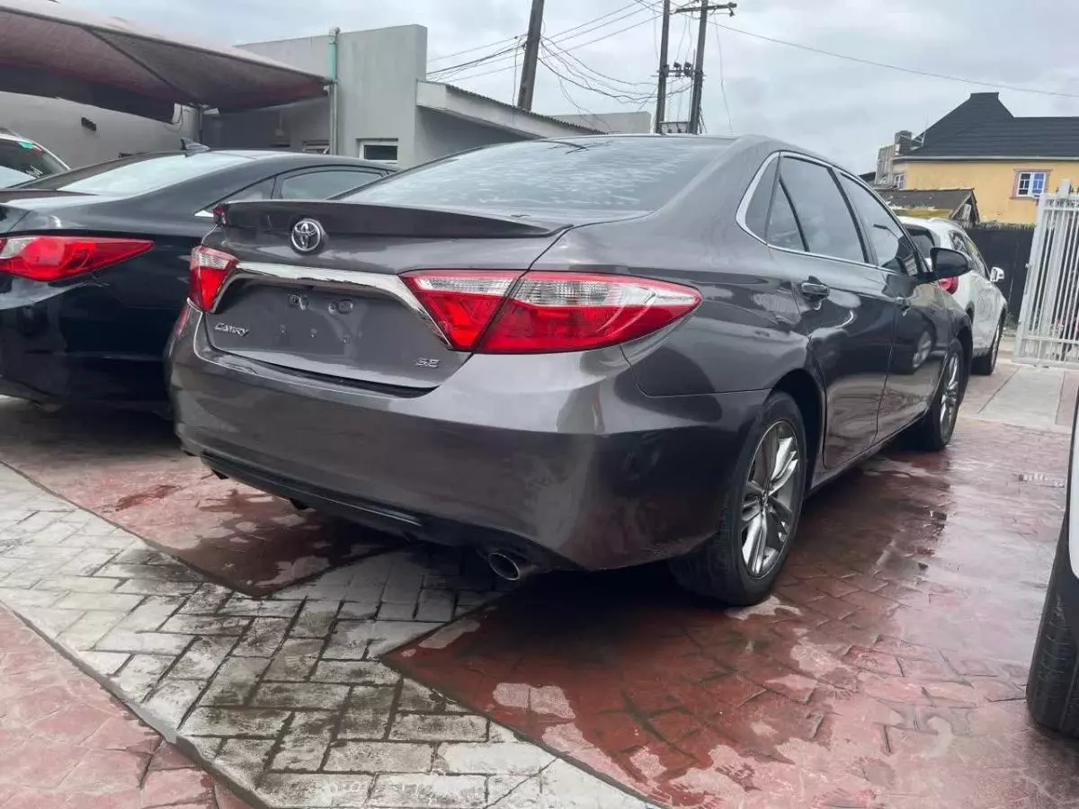 Toyota Camry   - 2016