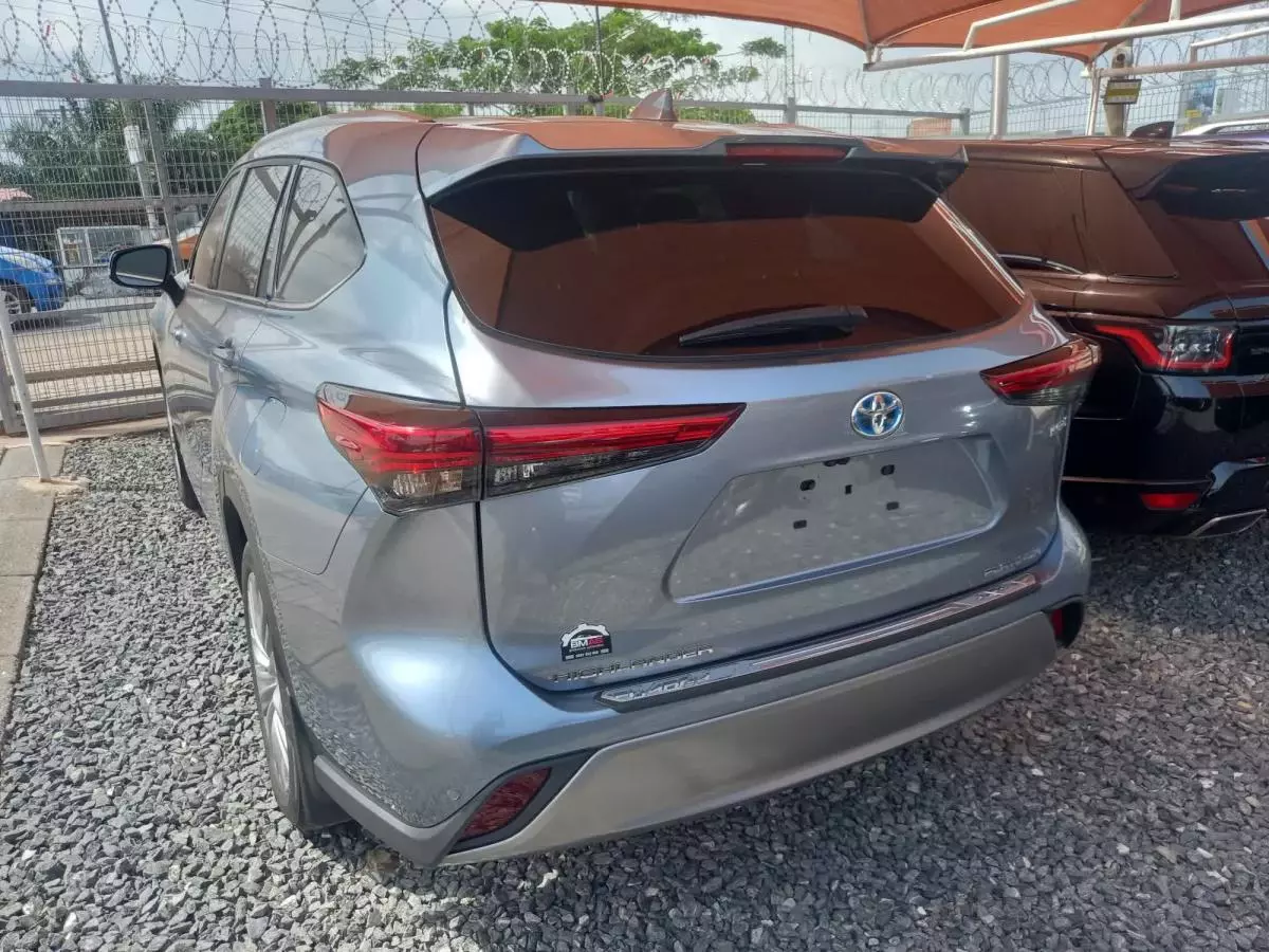 Toyota Highlander   - 2023